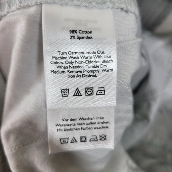 NEW Eddie Bauer Shorts Size 16 Chino Shorts Pockets Womens Very Light Blue - Picture 6 of 6